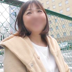 【素人】お淑やかな介護福祉士熟女です。 職場を離れると変態化し、手マンでひたすらイキ狂うドM女に！？ FC2-PPV-4305889