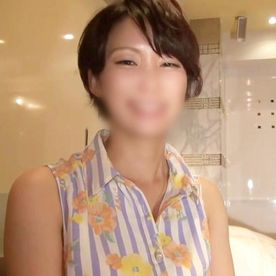 《人妻》ショートヘアーが似合う34歳・スレンダー人妻◆乳首勃起させて他人棒でイキ狂い！大量精子口内射精！ FC2-PPV-4395699