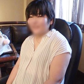 【中出し】地味めなぽっちゃりBODY熟女（53）◆大きなお尻とたっぷりとお肉の乗っかったお腹をたぷんたぷんに揺らせて咽び泣くハメ撮りプレイ◆どっぷり膣内射精！ FC2-PPV-4359153