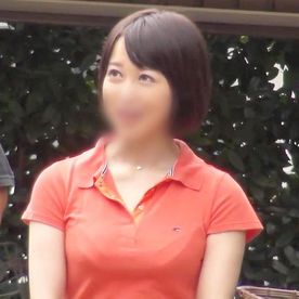 《中出し》清楚なショートヘアー人妻（44）◆「奥にあたるぅ～子宮に当たって気持ちいいぃ！」2年ぶりのSEXでカラダをクネラせイキ狂い！膣内射精！ FC2-PPV-4312854