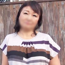 【中出し】エロくてヌケパイパン熟女（54）◆電マと生チ○ポで大絶叫イキ！パイパンおま○こにどっぷり中出し！ FC2-PPV-4352471