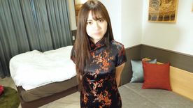 【無修正】嫌な顔をしながらチャイナドレスを着せ替え。細いスレンダー美ボディ。華奢な美マンを密着し奥深く高速ぺろぺろ。