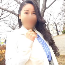 【素人】スタイル抜群・巨乳の人妻さんをハメ撮り。 上品系から一変、避妊具無しセックスでデカ乳を揺らしながらイキ狂ってます。 FC2-PPV-4304380