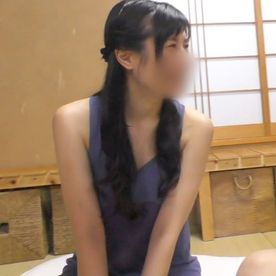 【素人】清楚で可愛いのにドSな人妻(35) 足コキや顔面騎乗位で責められっぱなしでM男歓喜間違いなしの内容です。 FC2-PPV-4495217