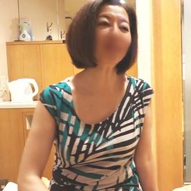 【人妻不倫】ショートヘア美熟女のトロトロマンコに肉棒ハメまくり。エロ声で喘いで本気イキ。 FC2-PPV-4493503