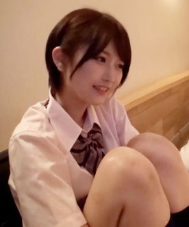 クリ責めで即潮吹きする淫乱体質のアイドル級18歳。形が卑猥すぎるHカップ美巨乳を揺らしながらの初撮影＆初中出しを限定譲渡。 FC2-PPV-4338033