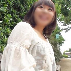 《人妻》美巨尻を持つ清楚な26歳人妻◆人生3本目のチ○ポでヨガりイキ！清楚なマ〇コと形の良いお尻を堪能♪大量精子放出！ FC2-PPV-4248557