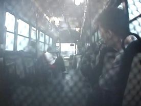 【数量限定販売】市バス内で18歳との撮り下ろしオリジナル映像を撮影。※在庫本数限りの販売になります FC2-PPV-4269816