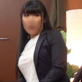 【個撮】サバサバ系人妻上司と不倫SEXしました。 僕のチンポを美味しそうにフェラし、生ハメで中出しと同時に膣キュン。 FC2-PPV-4333038