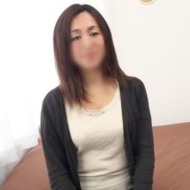 《熟女》初の野外羞恥プレイでおま○こヌレヌレにして大興奮◆「気持ちよくしてほしい」と自ら挿入を懇願！生チ○ポでヨガりイキ！ FC2-PPV-4362490