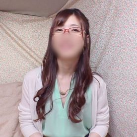 【素人／人妻】大人フェロモン漂う30代子持ちセレブ妻。綺麗なスレンダーボディ疼かせヨガリ淫れる中出しセックス。 FC2-PPV-4381812