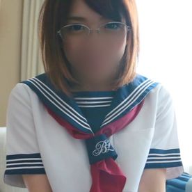 【個撮】メガネ姿のインテリちゃんをハメ撮り。 未処理剛毛おまんこを初生ハメで中イキさせまくりました。 FC2-PPV-4495398