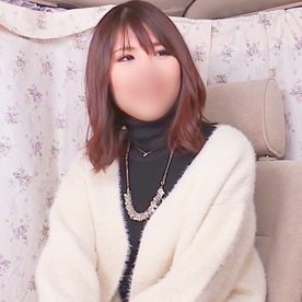 【不倫】色白で透明感があるセレブ人妻とカーセックス♥ プライドが高そうに見えますが、奥様から生ハメ＆中出し懇願してきました！ FC2-PPV-4347384