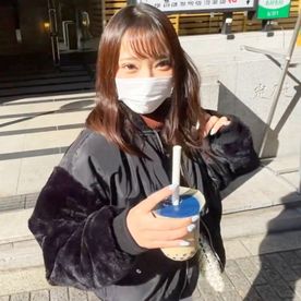 【ハメ撮り】フォロワー10万人以上いる、バズった経験もあるパイパンちゃん♥ 撮影されるのが一種の性癖になっており、ハメ撮りされながらイっちゃう！ FC2-PPV-4616077