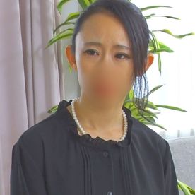 【個撮】無愛想に見える奥様がセックスでは感情むき出し！ 避妊具無し不倫チンポの虜になってメsu顔膣イキ。 FC2-PPV-4493450