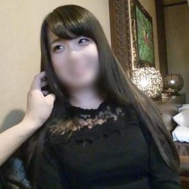 【熟女】色白・童顔の32歳熟女◆勃起チ○ポをジュボフェラ⇒生チ○ポで快楽イキ！真っ白おっぱいが振動でふるんふるん！大量精子顔射！ FC2-PPV-4474605