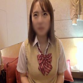 【素人／個撮】21歳むちむち巨乳。制服コスプレリフレ店員さんとイチャつくパイ揺れ中出しセックス。 FC2-PPV-4601629