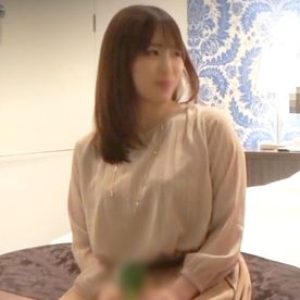 【不倫】素人男女の密会不倫映像です。おっとりとした美人奥様が爆乳揺らして、旦那以外のチンポに狂ってます。 FC2-PPV-4467225