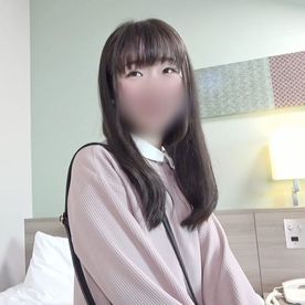 【素人／個撮】20歳純情そうな素朴系ルックスの童顔女子大生。感度高い貧乳スレンダーボディを激ピス中出しセックス。 FC2-PPV-4464342