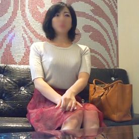 【不倫】雰囲気お堅いお綺麗な剛毛熟妻(45歳) シックスナインでフェラしながらおまんこをびしょ濡れにさせ、おばさんの性欲全開。 FC2-PPV-4637023