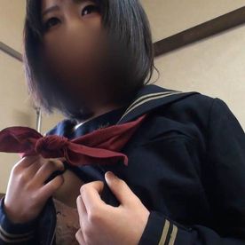 【個撮】清楚で可愛いショートカット女子。制服姿ではじらいながらもカメラの前でイタズラしちゃいます。 FC2-PPV-4440127