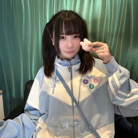 【完全顔出し】マカロンが似合うｶﾞﾁ合法巨乳ちゃん。可愛いお顔が乱れ、未..熟なあそこに生中出し。 FC2-PPV-4486566