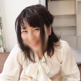 《熟女》笑顔が可愛らしい35歳熟女◆存在感のデカくて長い大粒のエロ乳首を持つエロBODYを責めまくり！大量潮吹き！生チ○ポでイキ狂うハメ撮りSEX FC2-PPV-4442249