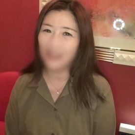 《中出し》ぽっちゃりBODYを持つ53歳・熟女◆電マオナニーで大絶頂⇒生チ○ポで白肌ボディをたわわに揺らしイキ狂い！膣内射精！ FC2-PPV-4450135