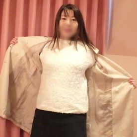 《熟女》服従体質のぽっちゃり熟女◆硬いチ○ポに抱き心地の良さそうな白肌の身体を震わせて、大胆イキ！ぽっちゃり・53歳熟女のハメ撮りセックス FC2-PPV-4464078