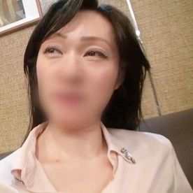 【熟女】色白美白なFカップの巨乳と美脚を持つ49歳熟女・たかこさん◆激しく喘ぎ声を上げ、初めての他人棒に我を忘れてイキ果てるドMな乱れっぷり！ FC2-PPV-4466217