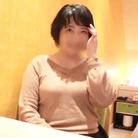 【中出し】ショートカットのぽっちゃりBODY熟女（52）◆普通の主婦が他人棒でカラダを震わせイキ狂い！どっぷり腟内射精！ FC2-PPV-4484528