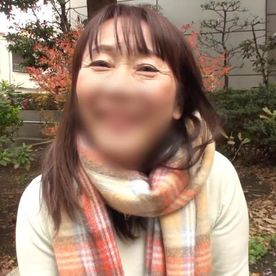 【熟女】10年以上セックスレス・59歳熟女がカメラの前で大胆イキ！淫乱熟女の本領を発揮！大量潮吹き！ FC2-PPV-4494763