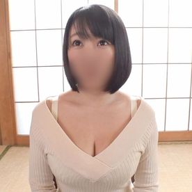 【人妻／熟女】38歳黒髪ボブ癒し系ルックスの美人奥さま。むっちり爆乳おっぱい揺らして淫れるハメ撮りセックス。 FC2-PPV-4464369