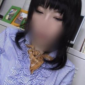 【個撮】清楚で可愛い素人OL。断りきれない優しいお姉さんがこっそりオチンポご奉仕してくれました。 FC2-PPV-4439992