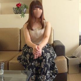 【素人】清楚さ溢れる可愛い人妻(37歳)とラブホ不倫。 避妊具無しセックスで膣奥を突くと、エッチな声を出しながらイキまくり♥ FC2-PPV-4484540