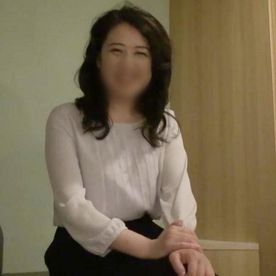 【中出し】51歳の清楚な熟女さんが5年ぶりのSEX◆火照った白肌をうっすらと紅潮させながら快感をじっくり味わうように喘ぎイク！膣内射精！ FC2-PPV-4454848