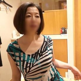 《中出し》上品なショートヘアー熟女◆お淑やかで上品な五十路熟女が久しぶりのセックスに酔いしれて悩ましいほどに顔をしかめながら喘ぎイク！膣内射精！ FC2-PPV-4490981