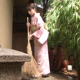 老舗温泉旅館の若女将　奇跡の顔出し　最初で最後、人生で唯一のハメ撮りをここFC2で独占公開。 FC2-PPV-4501496