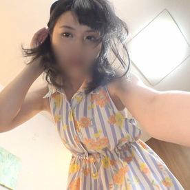 【素人／自撮り】20代受付嬢の癒し系巨乳お姉さん。自慢のおっぱい揺らしてイキまくるオナニー映像。 FC2-PPV-4505892