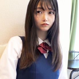 小顔美人なのに「尻が異様にデカい」18歳にゴム外して生中出し。人生初種付けを収めた原版映像。【特典】 FC2-PPV-4507044