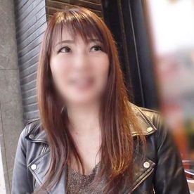 【熟女】肉食系熟女。人妻。55歳。あずささん。パイパンおま○こ。男を喜ばせる数々のテクニックでご奉仕。歓喜の声を上げイキ狂い。 FC2-PPV-4521409