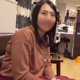 【個撮】色白の体で剛毛さが際立つ人妻えりかさん。 モジャ毛をかき分けてのクリ吸いクンニで即イキ。 FC2-PPV-4535440