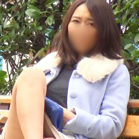 【野外】初対面の人妻が突然オナニーを見せつけてきました。 無我夢中でクリ弄り、膣への指挿入で美脚痙攣絶頂。 FC2-PPV-4510765