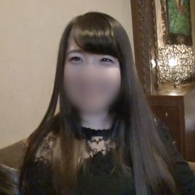 【素人／個撮】21歳茶髪ロングのおっとりゆるふわ彼女。色白美乳ボディを激ピスイチャラブハメ撮りセックス。 FC2-PPV-4529596