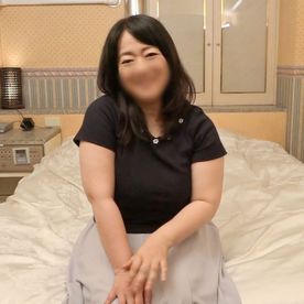 【人妻／熟女】43歳笑顔が可愛いパート奥さん。ムチムチ太もものぽっちゃりボディ揺らして淫れる中出しセックス。 FC2-PPV-4540021