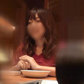 【人妻／熟女】26歳茶髪ロングの清楚可愛い人妻OLさん。むっちり巨乳おっぱい揺らして淫れるハメ撮りセックス。 FC2-PPV-4514582