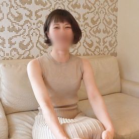 【人妻／熟女】34歳真面目そうなムッツリスケベの公務員奥さん。ドＭスレンダーボディを激ピス中出しセックス。 FC2-PPV-4538548