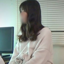 【個撮】綺麗な顔にお淑やかさのある色白美女。 診察室で医者とセックス→中出しされるまでを隙間撮影。 FC2-PPV-4531288