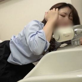 【個撮】ムチ感ボディの巨乳制服美女。トイレでこっそり淫乱SEXでイカせまくってやりました。 FC2-PPV-4526198