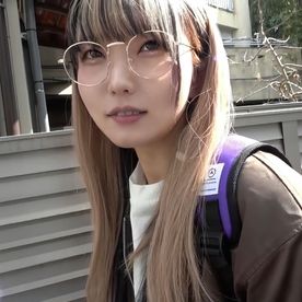 【秋葉原カードショップ店員】経験人数僅かのオタク女子　成長途中の色白でスレンダーな肉体に大量中出し。※数量限定 FC2-PPV-4514105